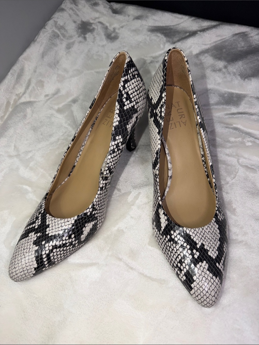 Naturalizer Women’s Size 7.5 Snake Print Pointed Toe Pumps Stiletto Heels NEW
